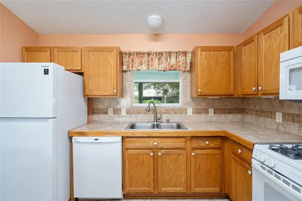 $275,000 | 17870 Southeast 92nd Amory Avenue, The Villages, FL 32162