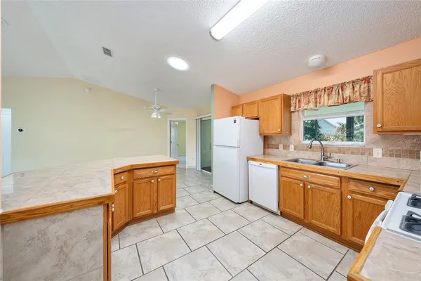 $275,000 | 17870 Southeast 92nd Amory Avenue, The Villages, FL 32162