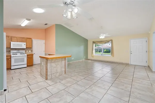 $275,000 | 17870 Southeast 92nd Amory Avenue, The Villages, FL 32162