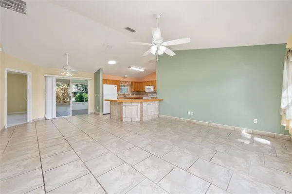 $275,000 | 17870 Southeast 92nd Amory Avenue, The Villages, FL 32162