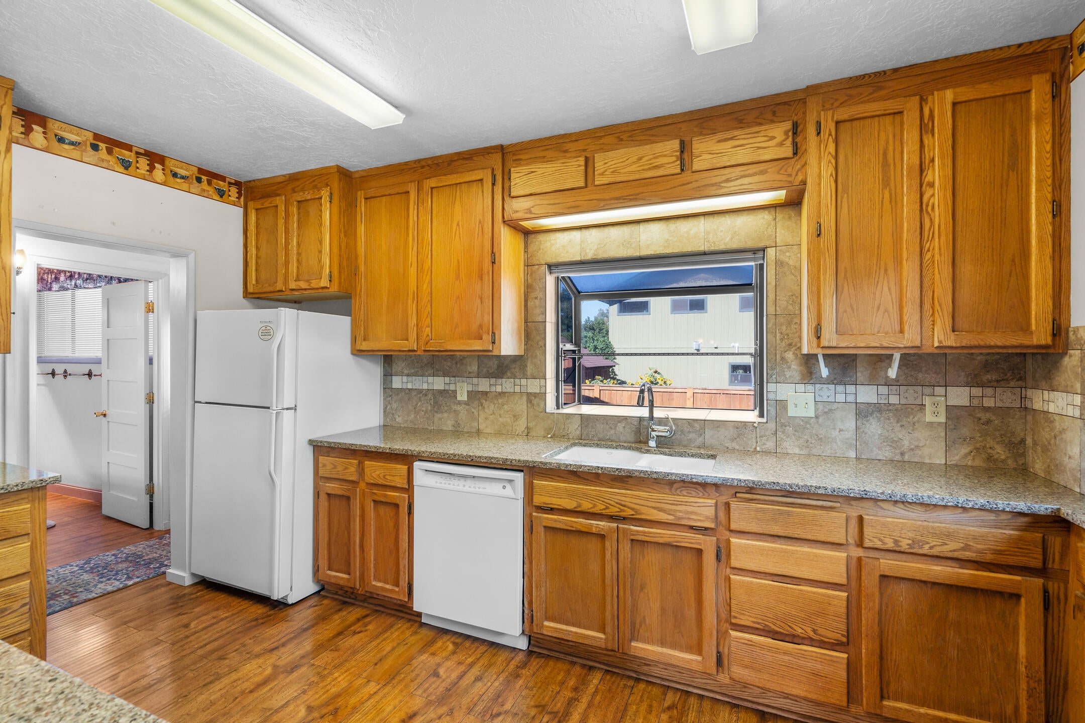 511 Southwest 12th Street Redmond, OR 97756 - Photo 13 of 42 14