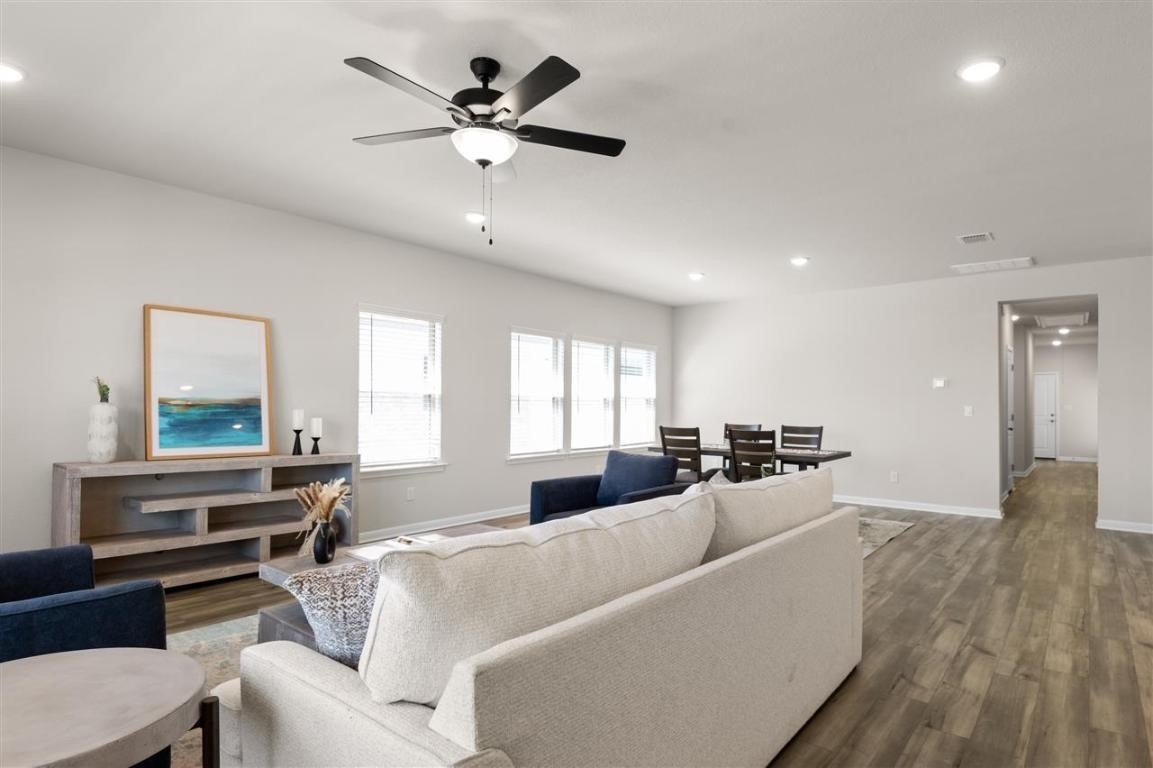 717 Paddock Lane Georgetown, TX 78626 - Photo 11 of 34