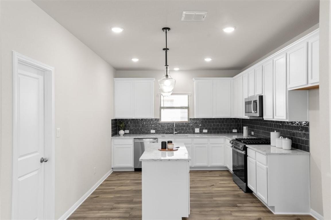 717 Paddock Lane Georgetown, TX 78626 - Photo 17 of 34