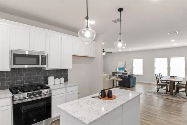 $379,900 | 717 Paddock Lane, Georgetown, TX 78626