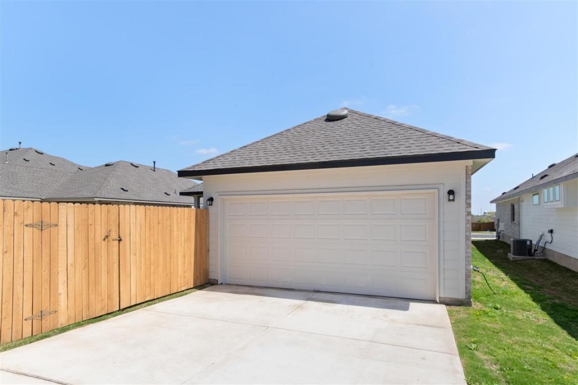 717 Paddock Lane Georgetown, TX 78626 - Photo 33 of 34