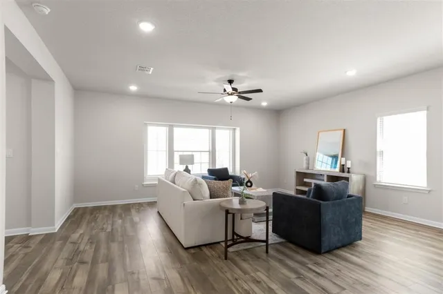 $379,900 | 717 Paddock Lane, Georgetown, TX 78626