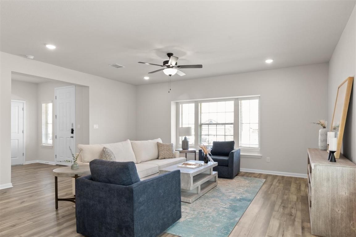 717 Paddock Lane Georgetown, TX 78626 - Photo 9 of 34