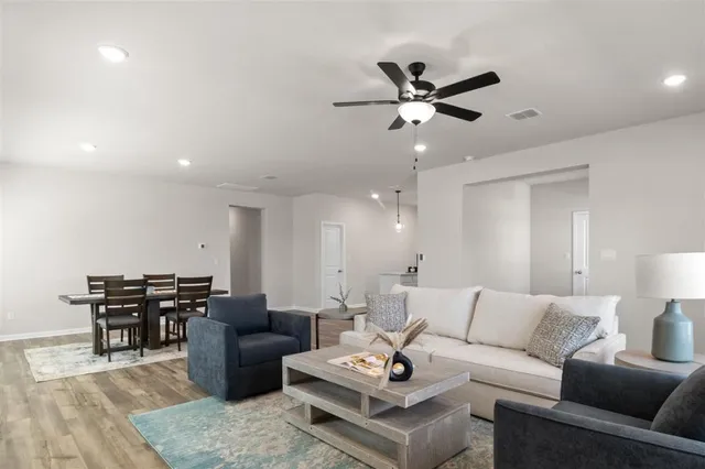 $379,900 | 717 Paddock Lane, Georgetown, TX 78626