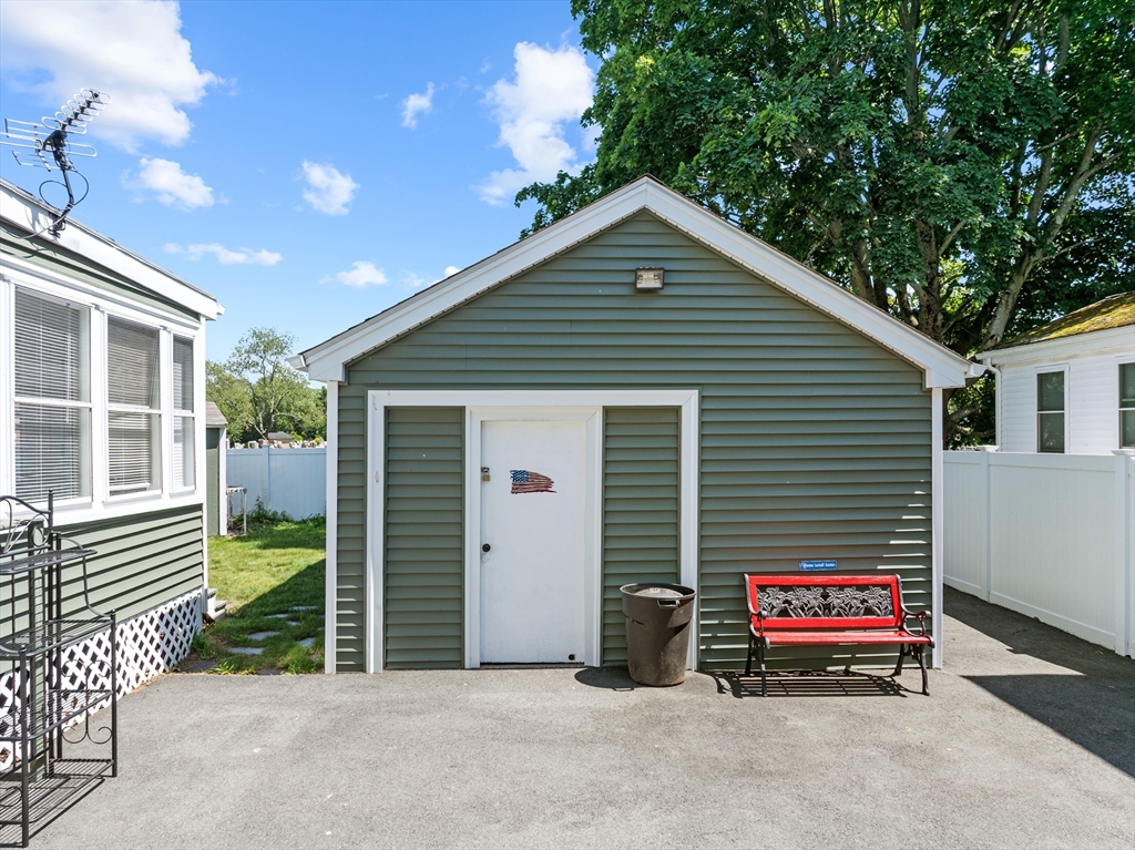 52 Glenwood Road Lynn, MA 01904 - Photo 8 of 36 Gallery Image 8