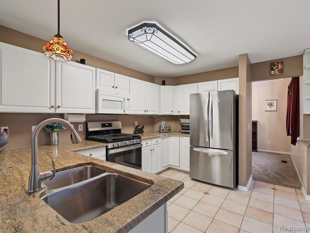 3584 Briarbrooke Lane Rochester, MI 48306 - Photo 11 of 43 Gallery Image 11