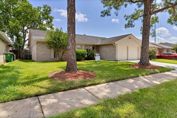 $2,000 | 17131 Quail Park Drive, Missouri City, TX 77489