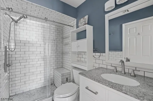 $2,450 | 235 Dakota Street, Paterson, NJ 07503