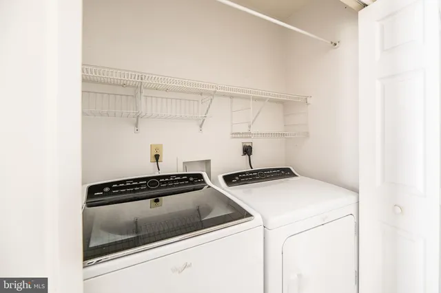 a view of utility room