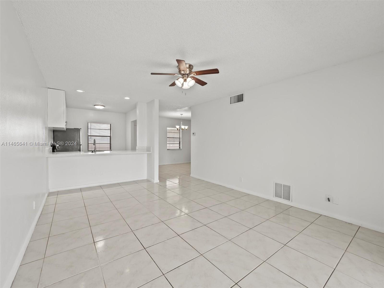 825 Northwest 13th Street, Unit 2160 Boca Raton, FL 33486 - Photo 5 of 17 Gallery Image 5