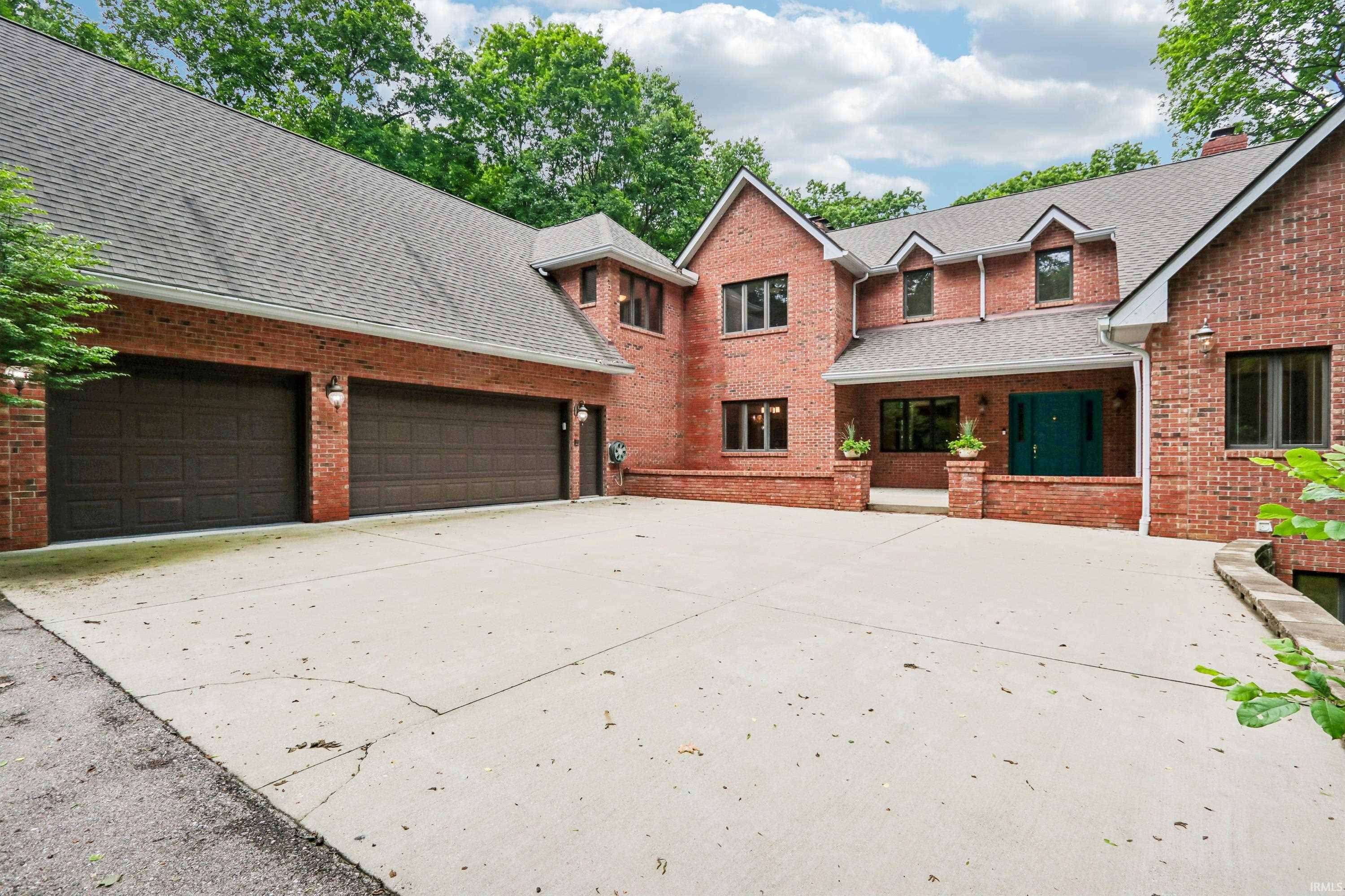 3701 East Rachels Glen Road Bloomington, IN 47408 - Photo 2 of 36