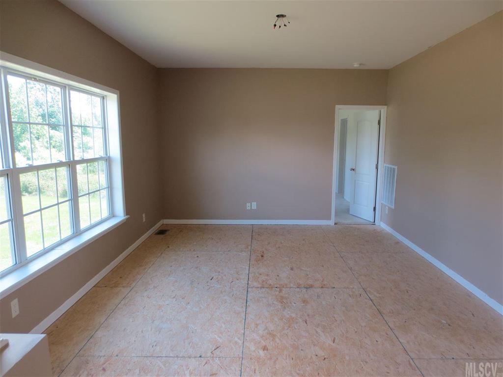 232 Viewmont Lane Ronda, NC 28670 - Photo 3 of 9 Gallery Image 3