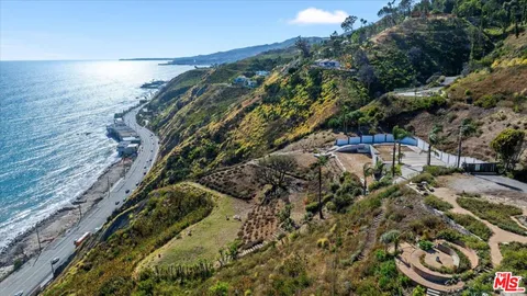 $2,500,000 | 20542 Seaboard Road, Malibu, CA 90265