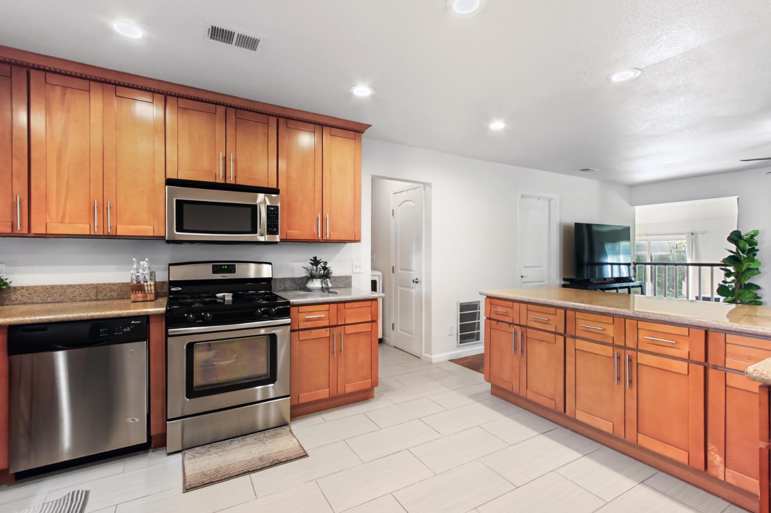 5655 Gerard Way Citrus Heights, CA 95621 - Photo 14 of 40