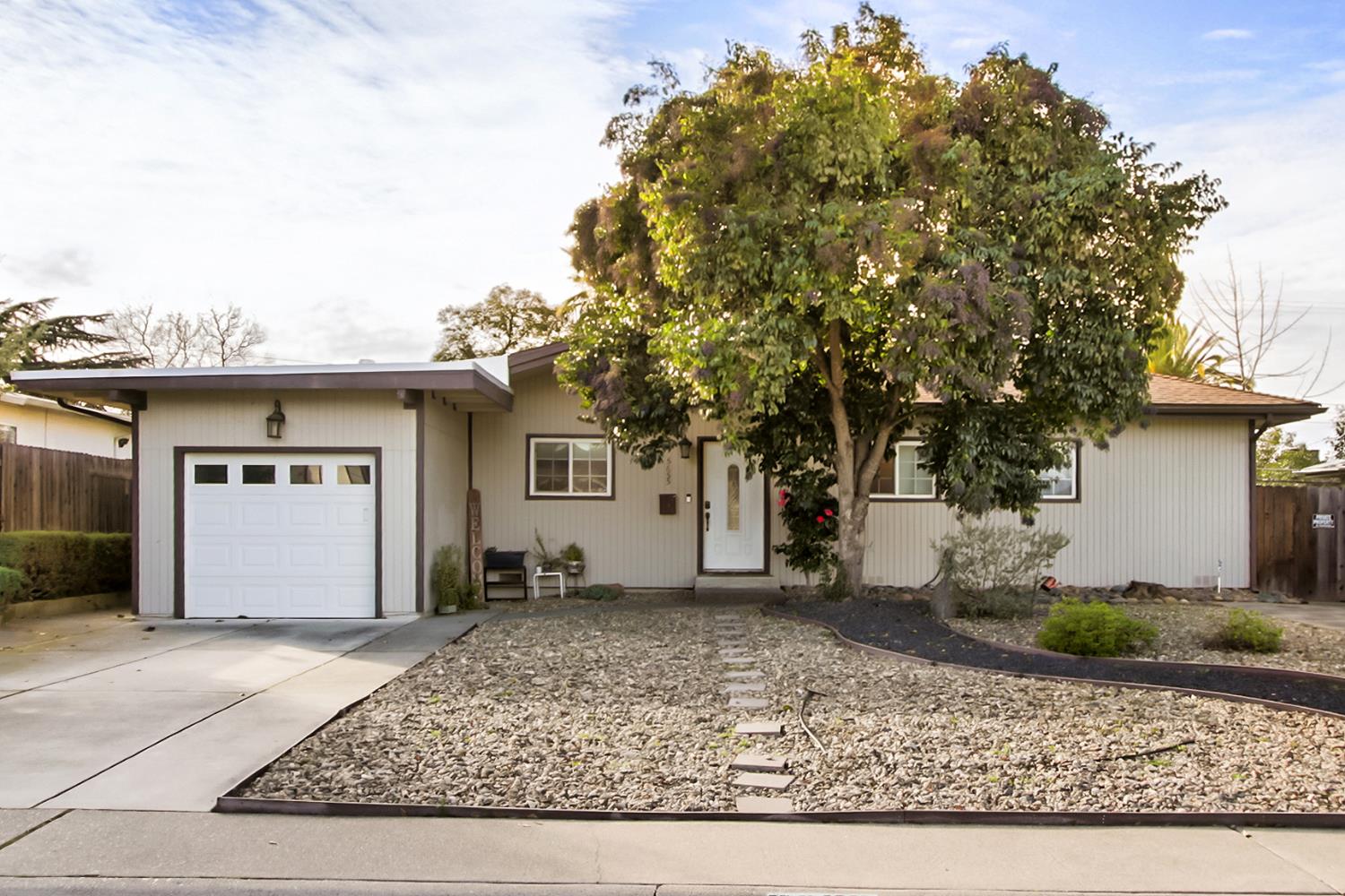 5655 Gerard Way Citrus Heights, CA 95621 - Photo 2 of 40