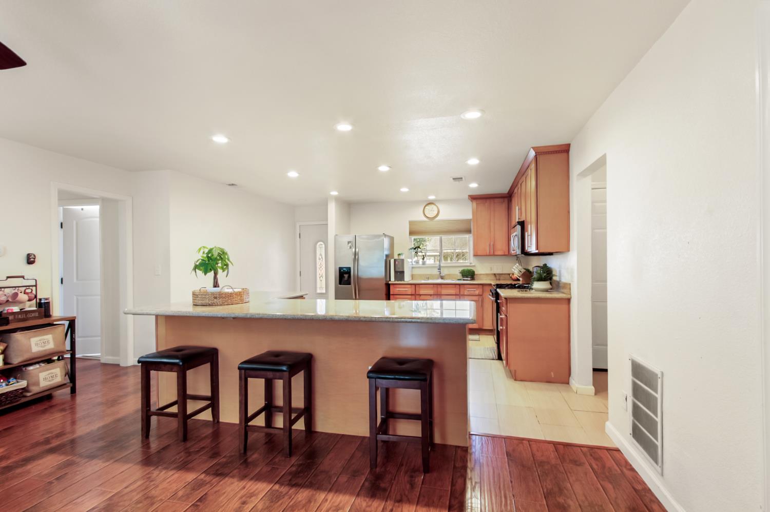 5655 Gerard Way Citrus Heights, CA 95621 - Photo 9 of 40