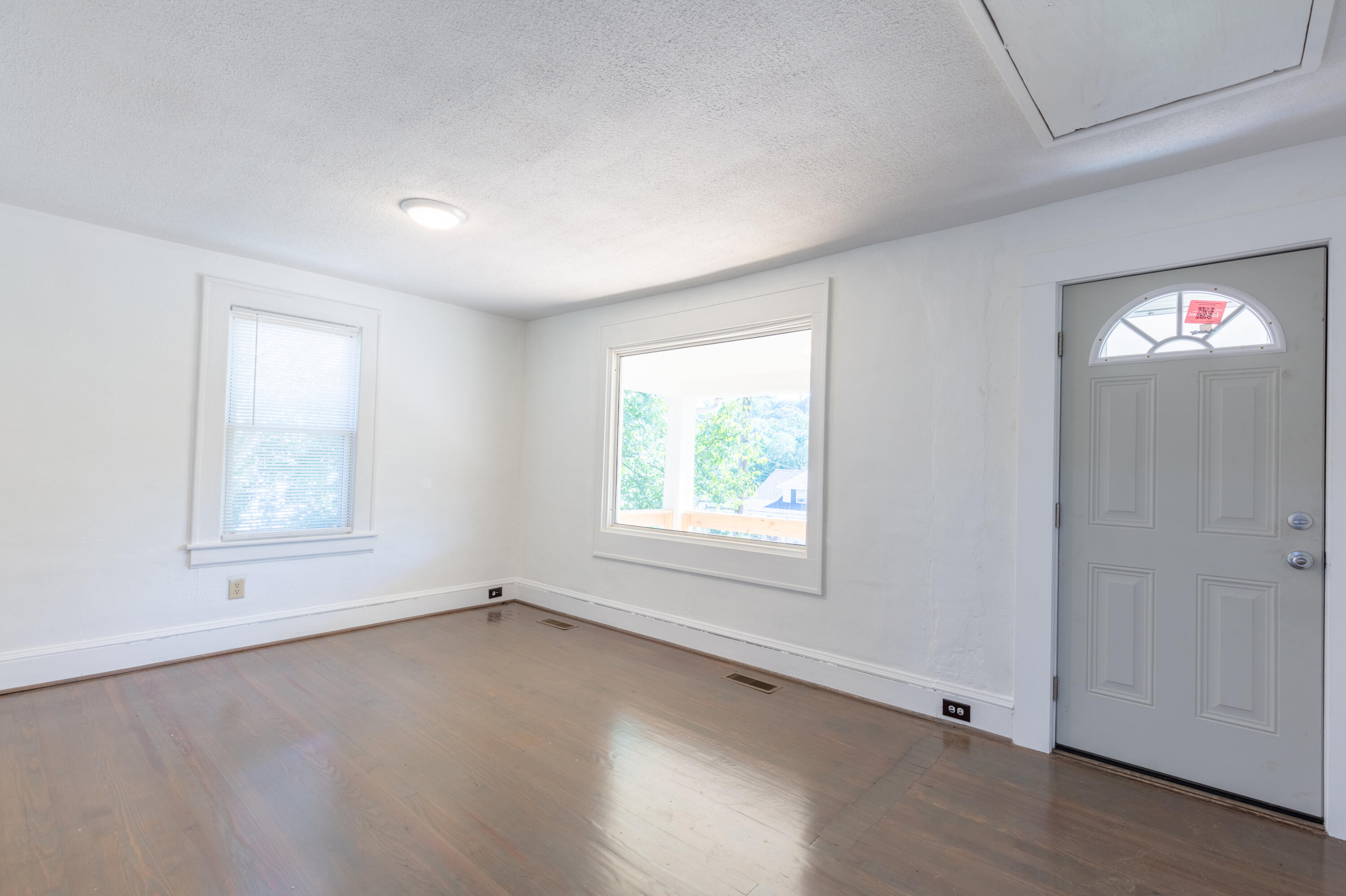 3407 Troxell Road Southeast Roanoke, VA 24014 - Photo 15 of 33 TLJ_3804-HDR