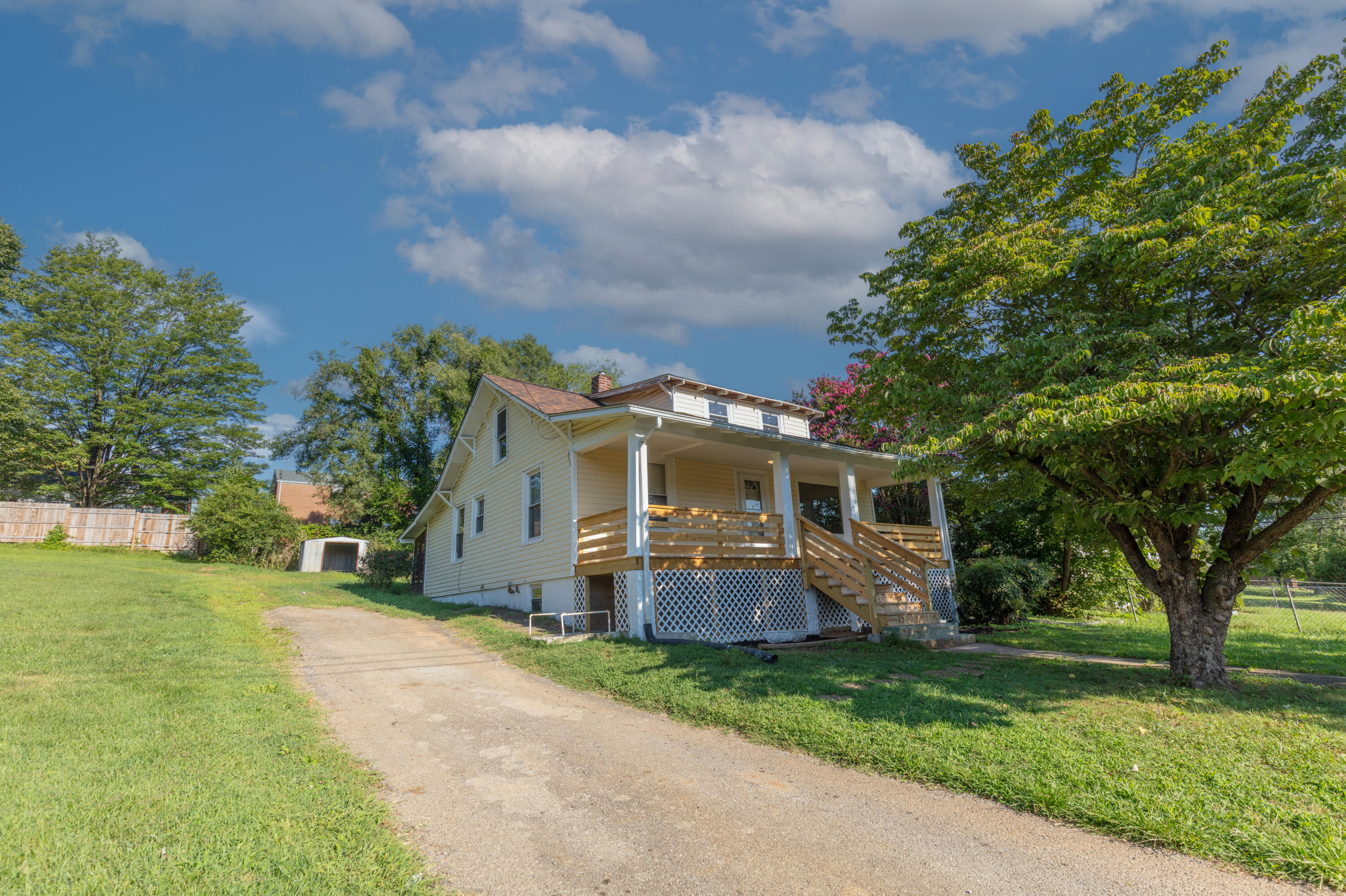 3407 Troxell Road Southeast Roanoke, VA 24014 - Photo 5 of 33 TLJ_3749