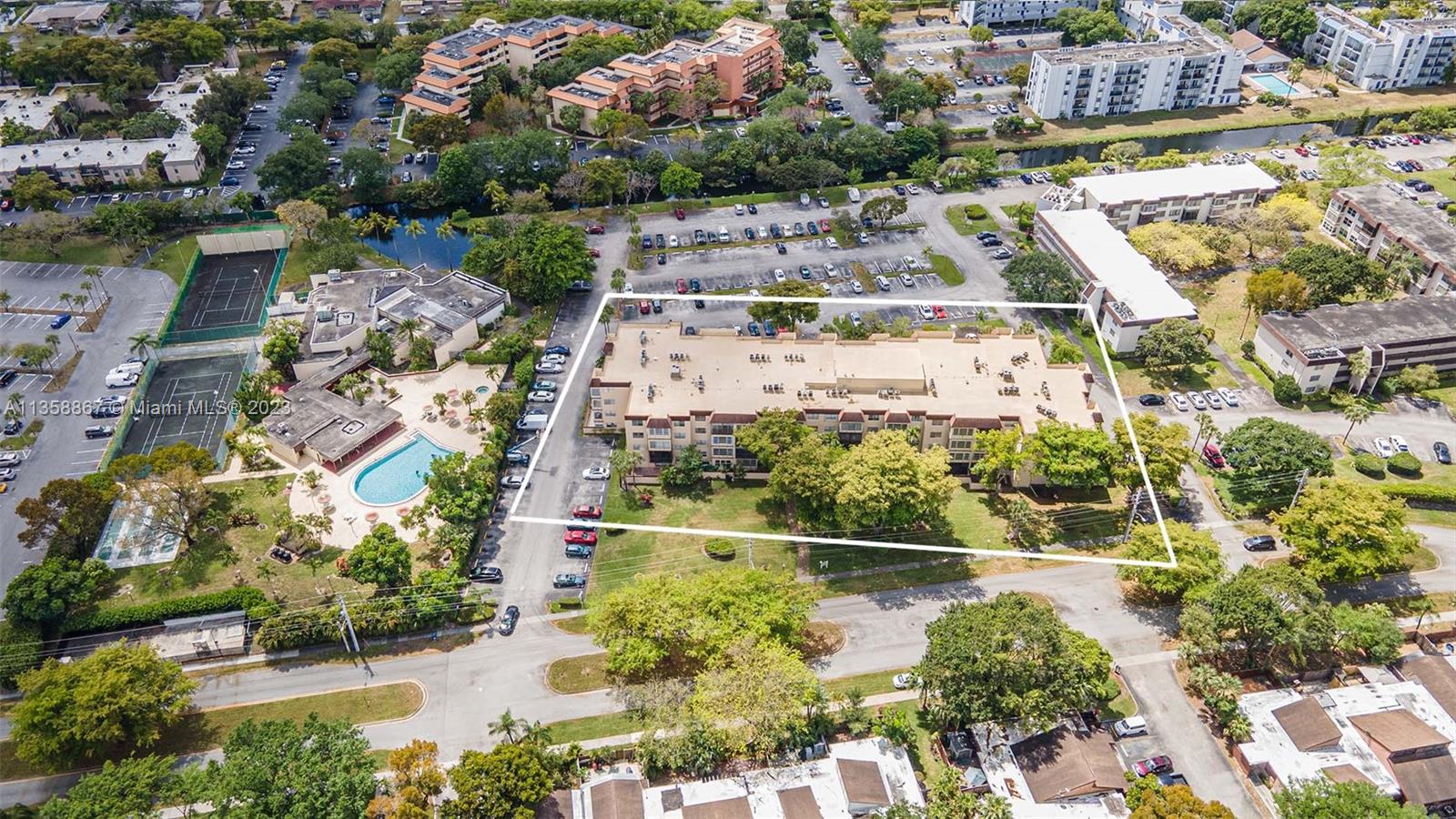 7300 Northwest 17th Street, Unit 314 Plantation, FL 33313 - Photo 28 of 30 an aerial view of residential houses with outdoor space