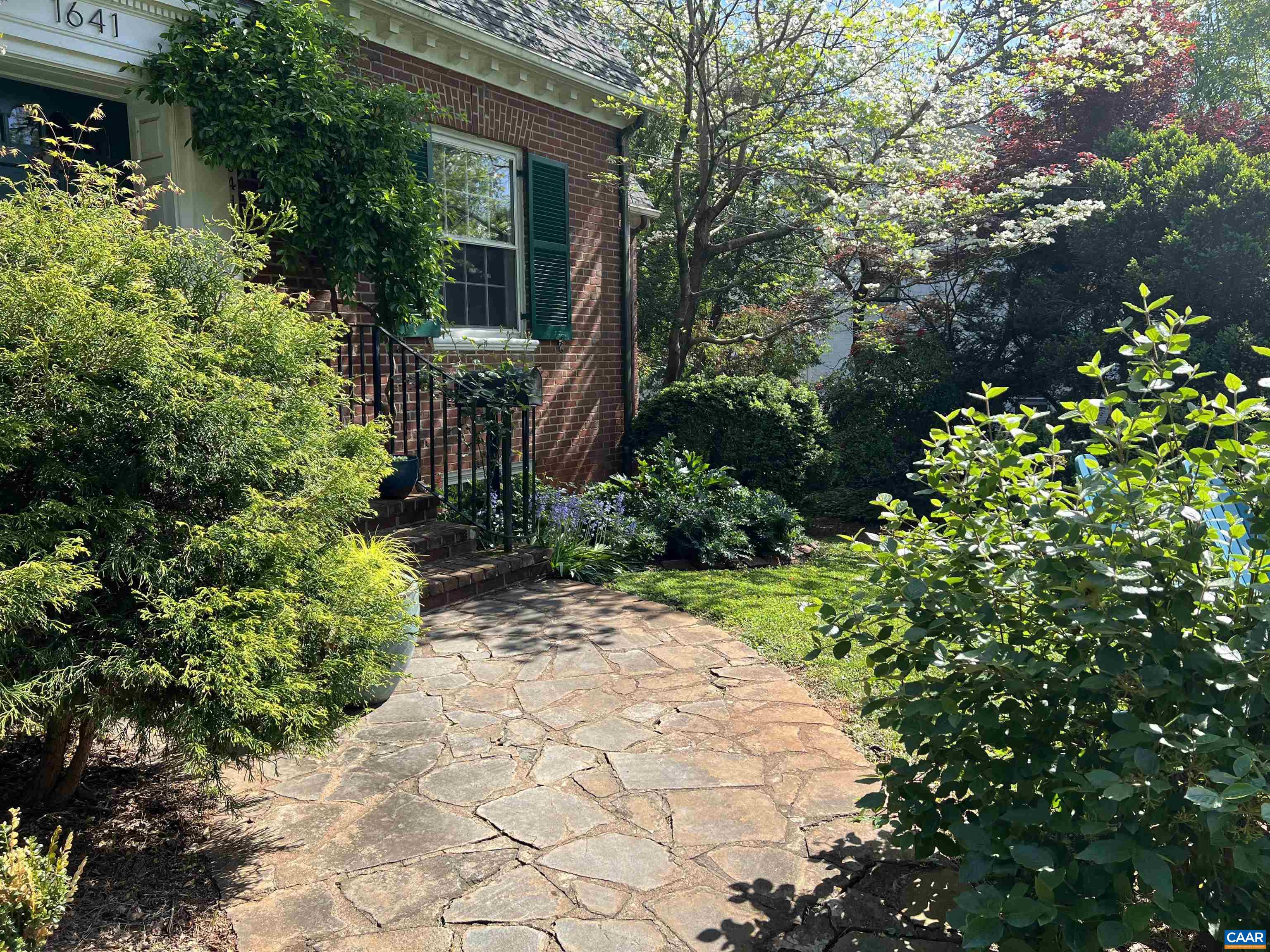1641 Oxford Road Charlottesville, VA 22903 - Photo 3 of 8 Gallery Image 3