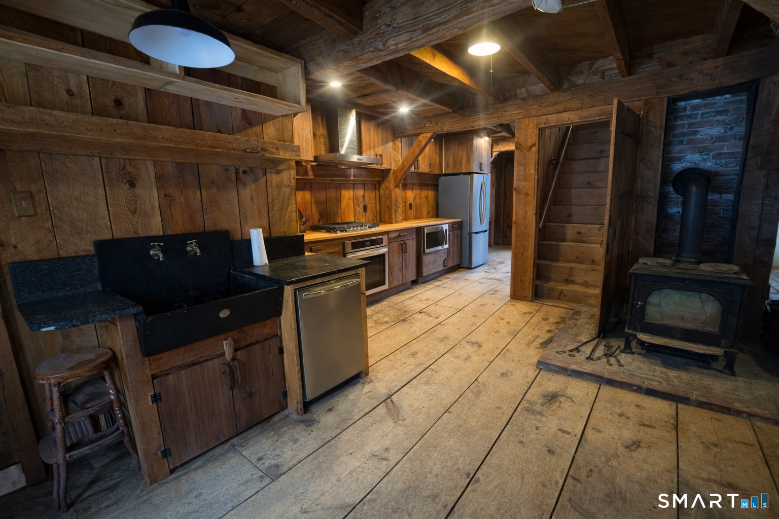 45 Hoppen Road, Unit MAIN New Hartford, CT 06057 - Photo 8 of 49 a kitchen with granite countertop lots of counter top space