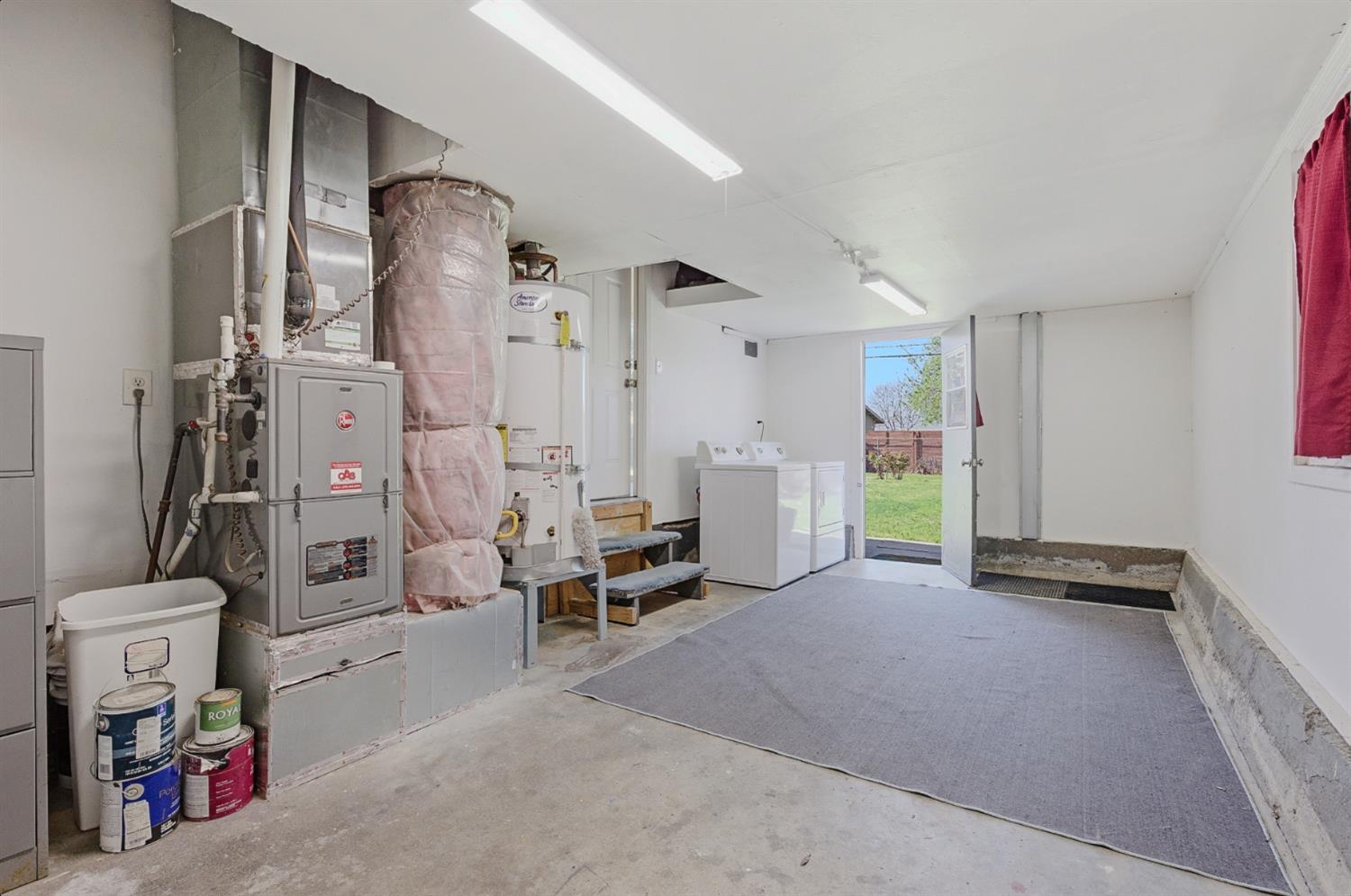 2511 Verna Way Sacramento, CA 95821 - Photo 33 of 34 a view of an empty room