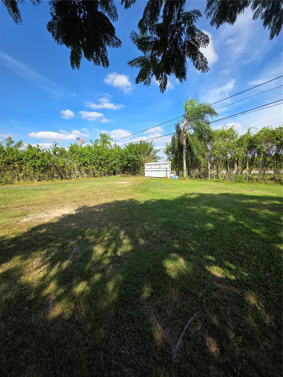 18200 Southwest 262nd Street Homestead, FL 33031 - Photo 5 of 30 a view of an ocean from a yard