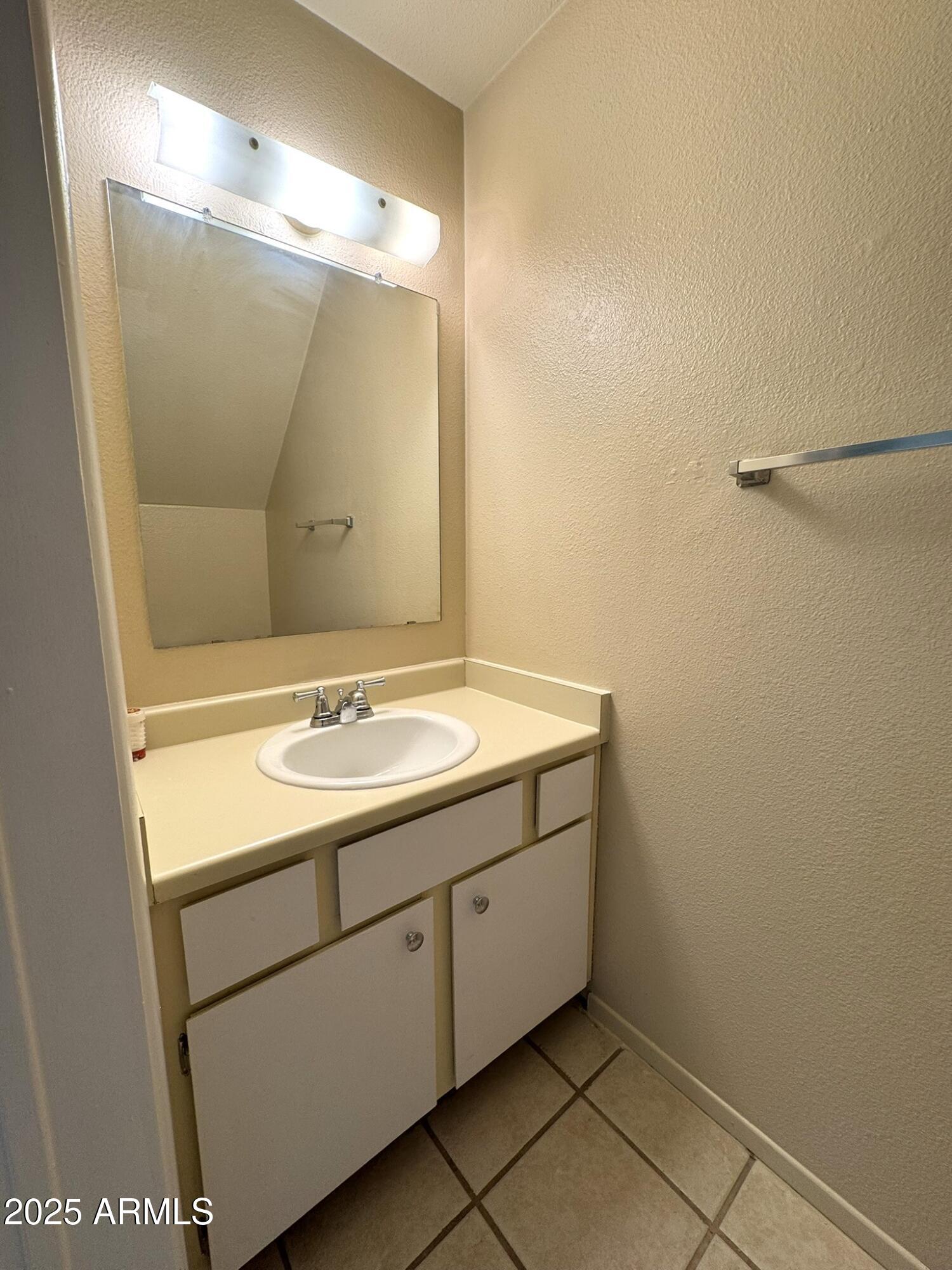 1814 West Village Way Tempe, AZ 85282 - Photo 12 of 23 BATH