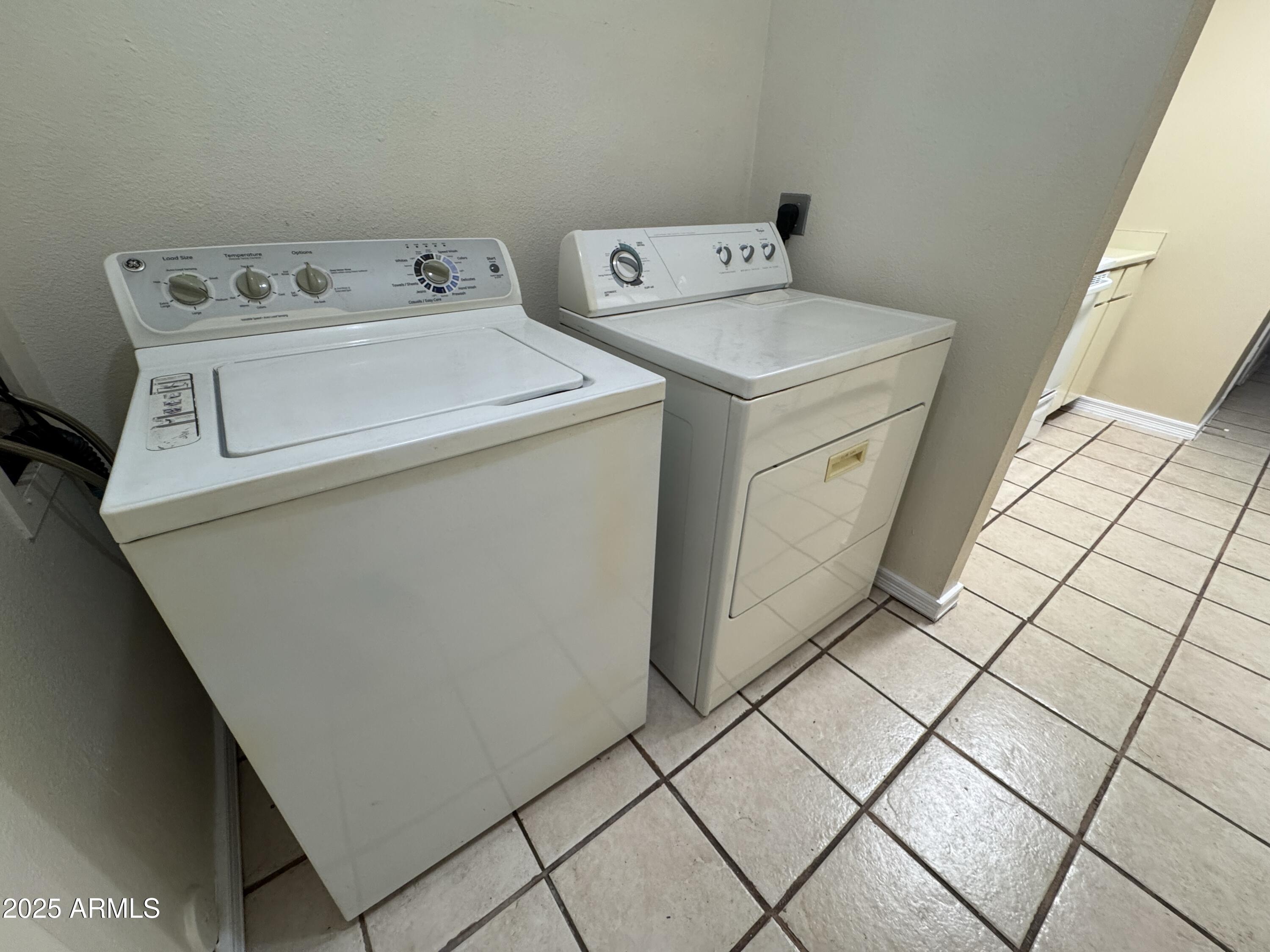 1814 West Village Way Tempe, AZ 85282 - Photo 14 of 23 LAUNDRY