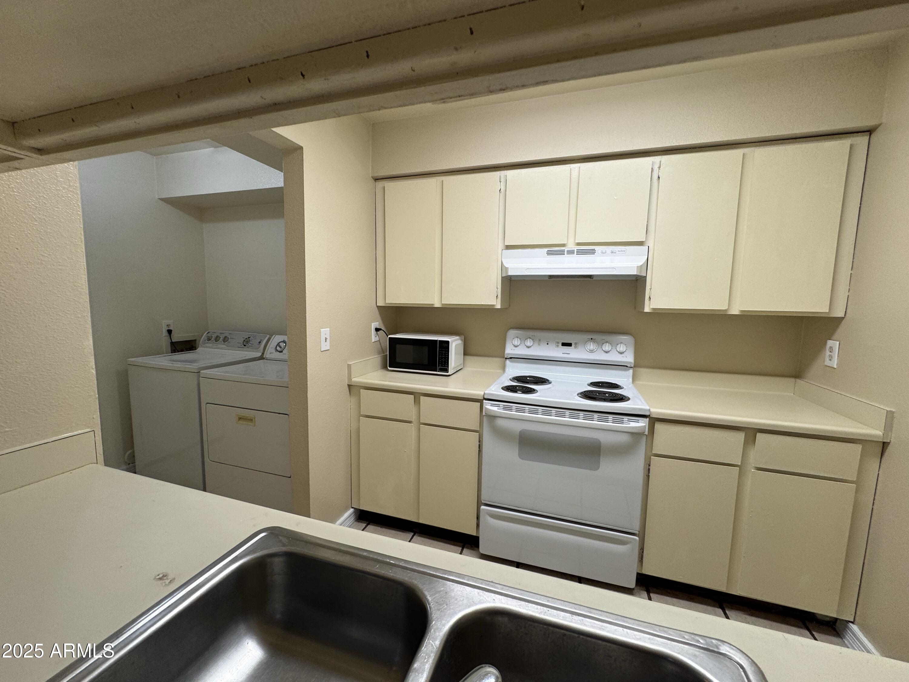 1814 West Village Way Tempe, AZ 85282 - Photo 10 of 23 14