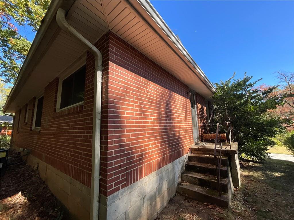 2492 Hunting Valley Drive Decatur, GA 30033 - Photo 10 of 30 a view of outdoor space and deck