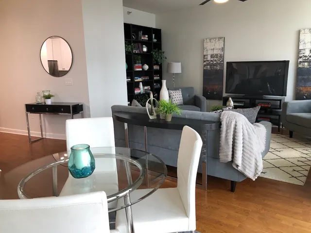 $409,000 | 233 East 13th Street, Unit 2210, Chicago, IL 60605