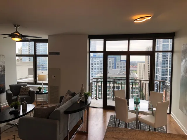 $409,000 | 233 East 13th Street, Unit 2210, Chicago, IL 60605