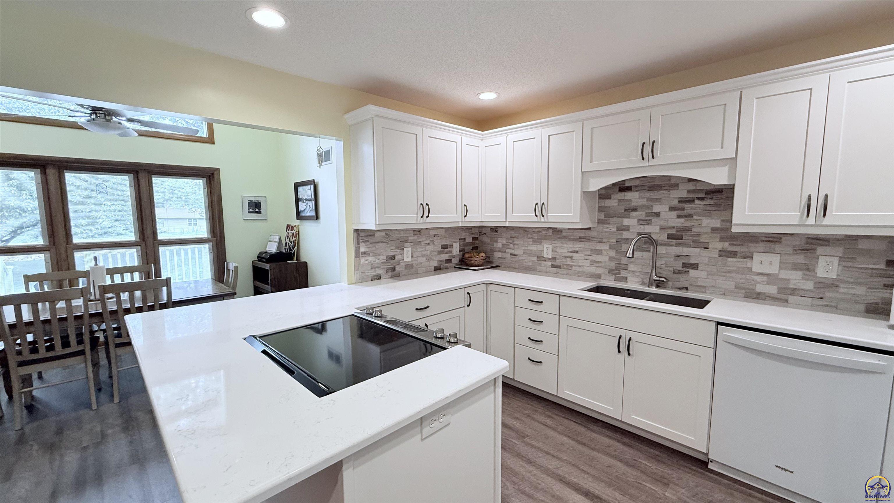 2606 Southwest 9th Street Topeka, KS 66606 - Photo 6 of 26