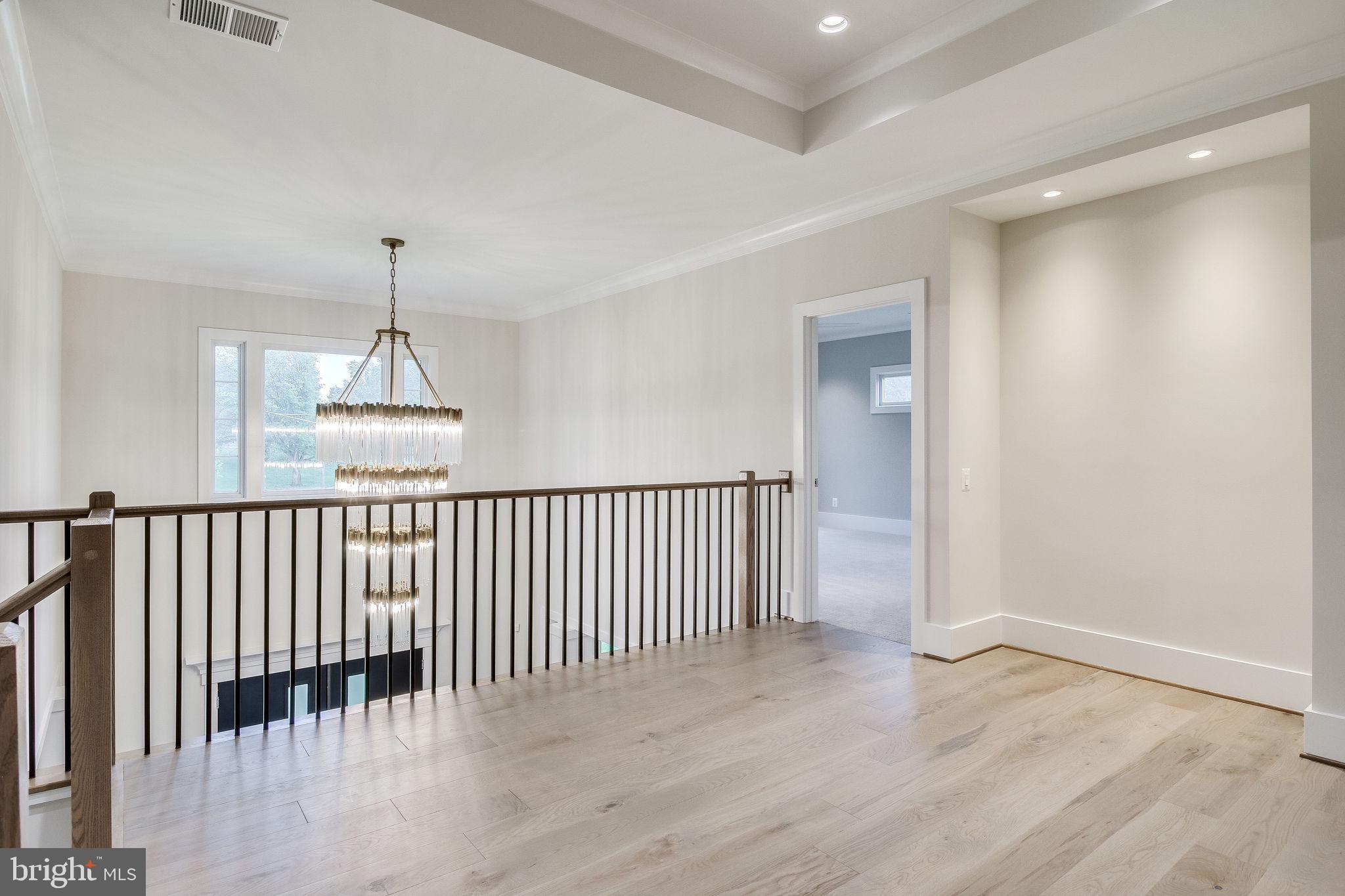 11705 Valley Road Fairfax, VA 22033 - Photo 28 of 63 Upper Level Foyer