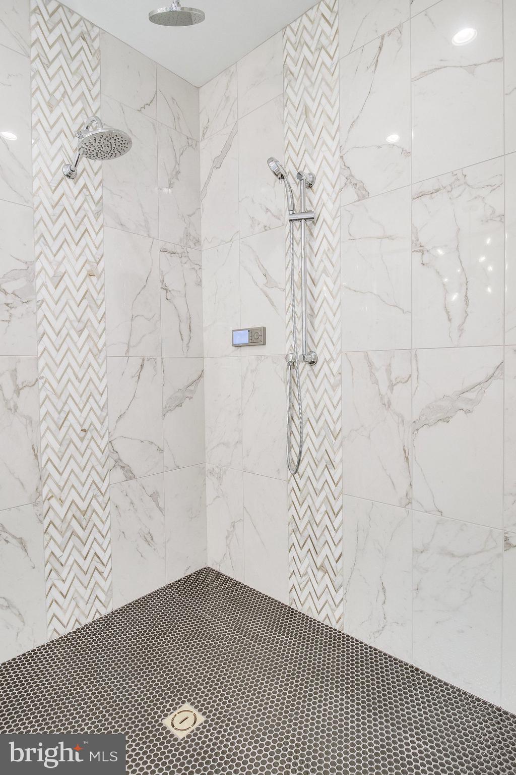 11705 Valley Road Fairfax, VA 22033 - Photo 45 of 63 Master Bath