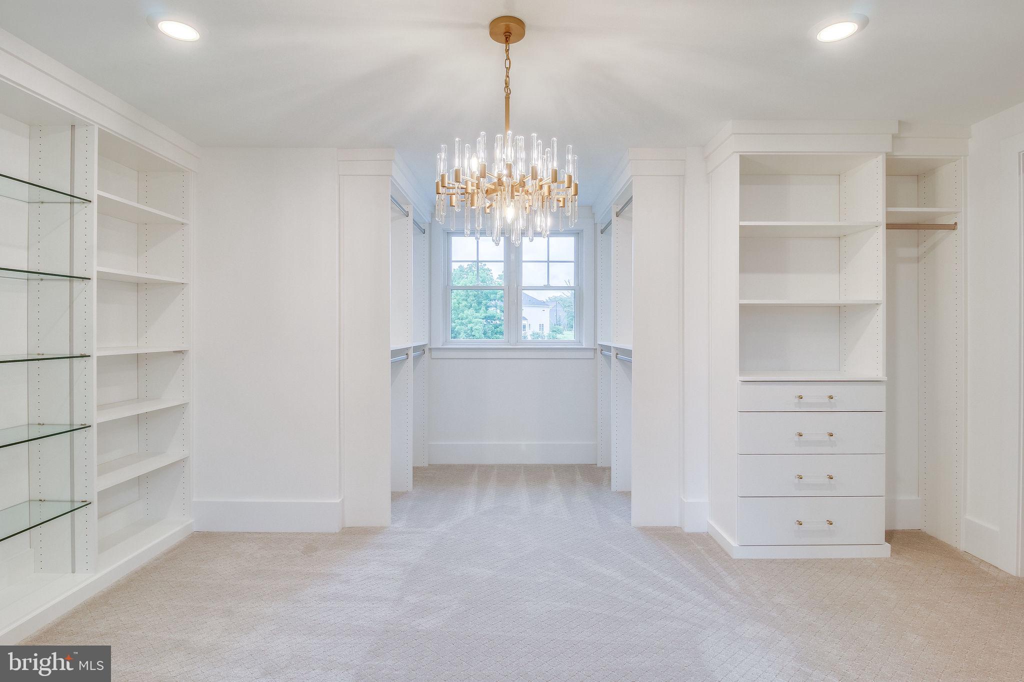 11705 Valley Road Fairfax, VA 22033 - Photo 49 of 63 Master Closet
