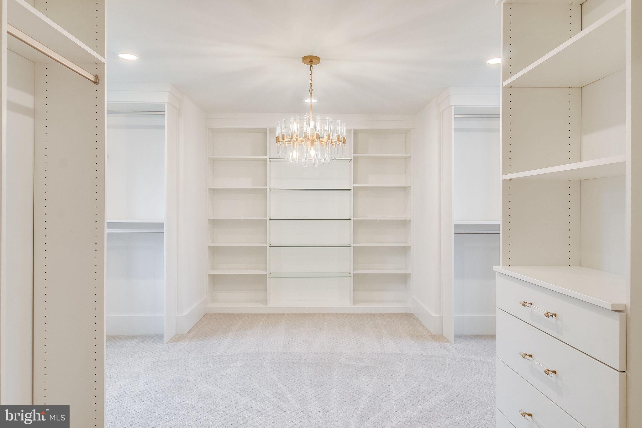 11705 Valley Road Fairfax, VA 22033 - Photo 50 of 63 Master Closet