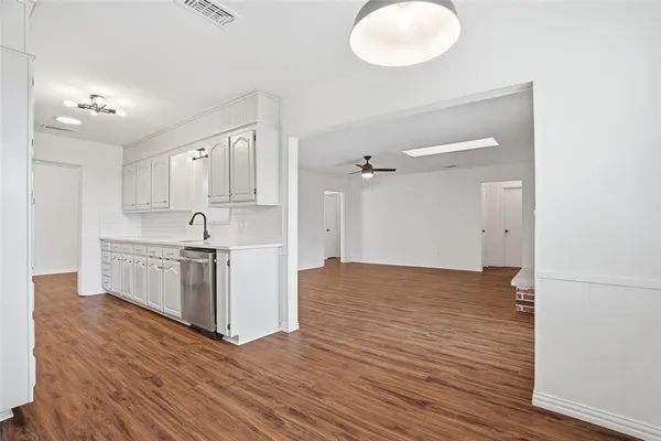 $2,400 | 8013 Carrick Street, Benbrook, TX 76116