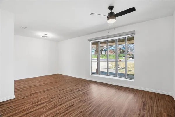 $2,400 | 8013 Carrick Street, Benbrook, TX 76116