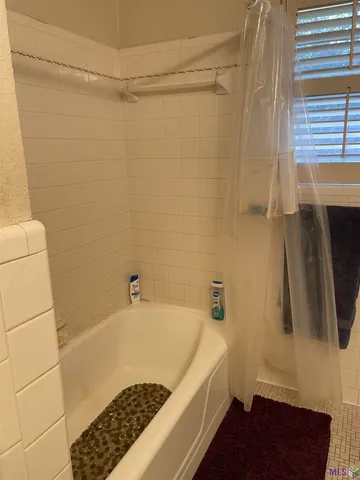 $2,700 | 1913 Country Club Drive, Baton Rouge, LA 70808