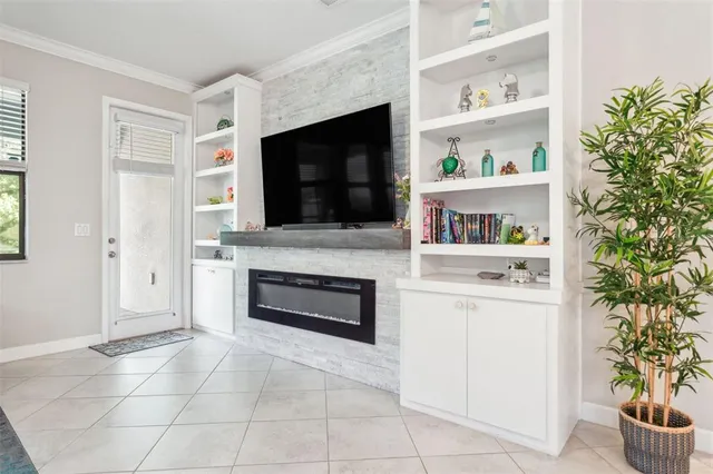 $4,000 | 16312 Hyde Manor Drive, Tampa, FL 33647