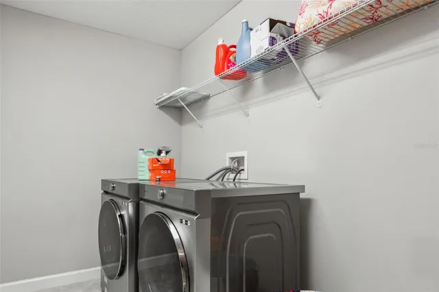 $4,000 | 16312 Hyde Manor Drive, Tampa, FL 33647