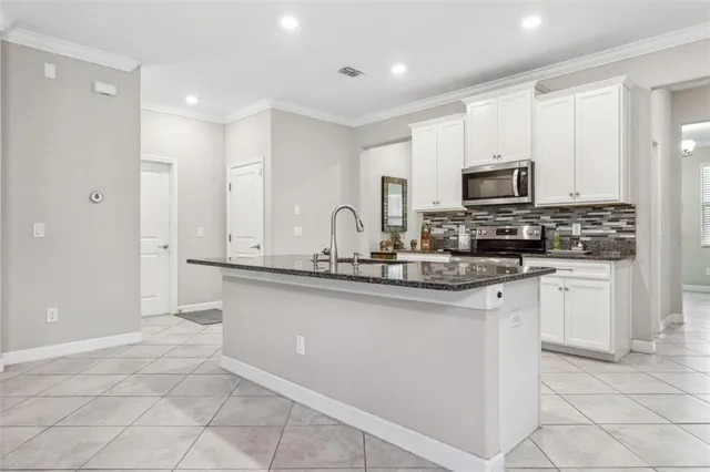 $4,000 | 16312 Hyde Manor Drive, Tampa, FL 33647