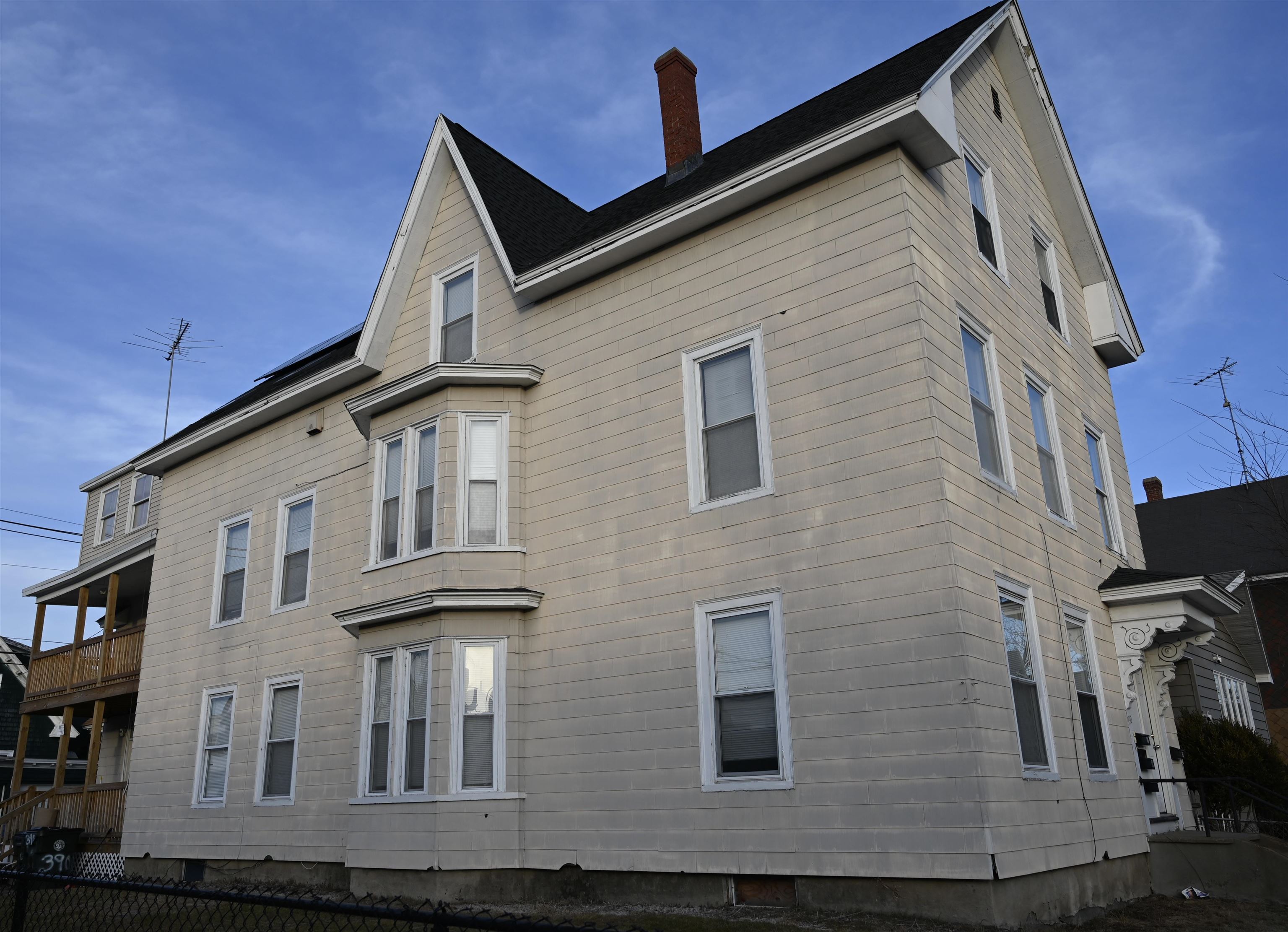 390 Cedar Street Manchester, NH 03103 - Photo 8 of 18