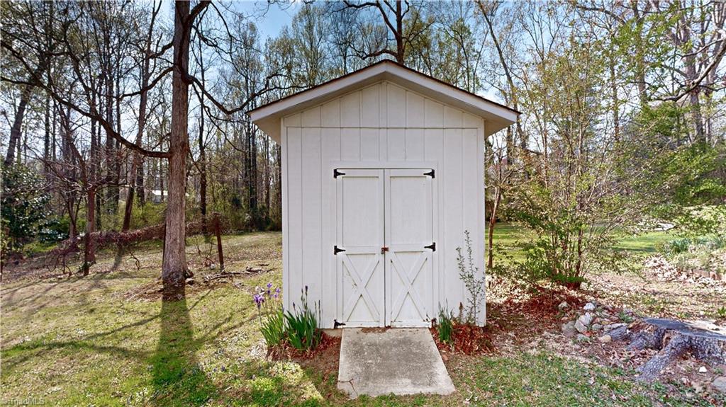 117 Hillcrest Road Thomasville, NC 27360 - Photo 15 of 43